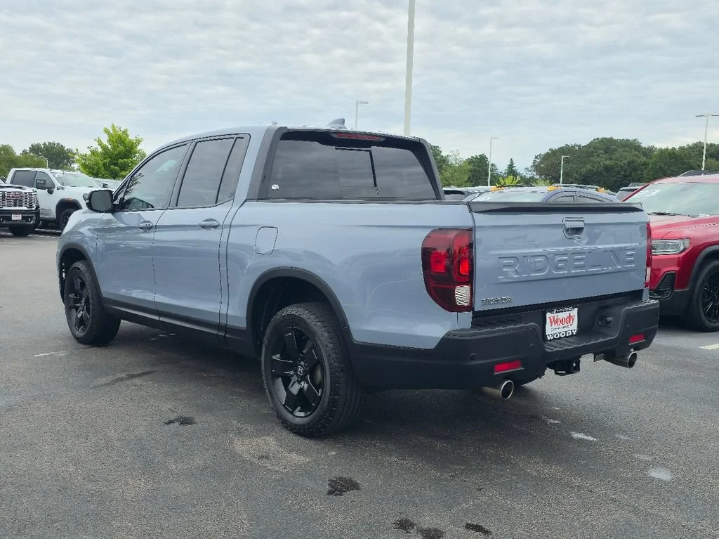 2025 Honda Ridgeline Black Edition - Photo 8