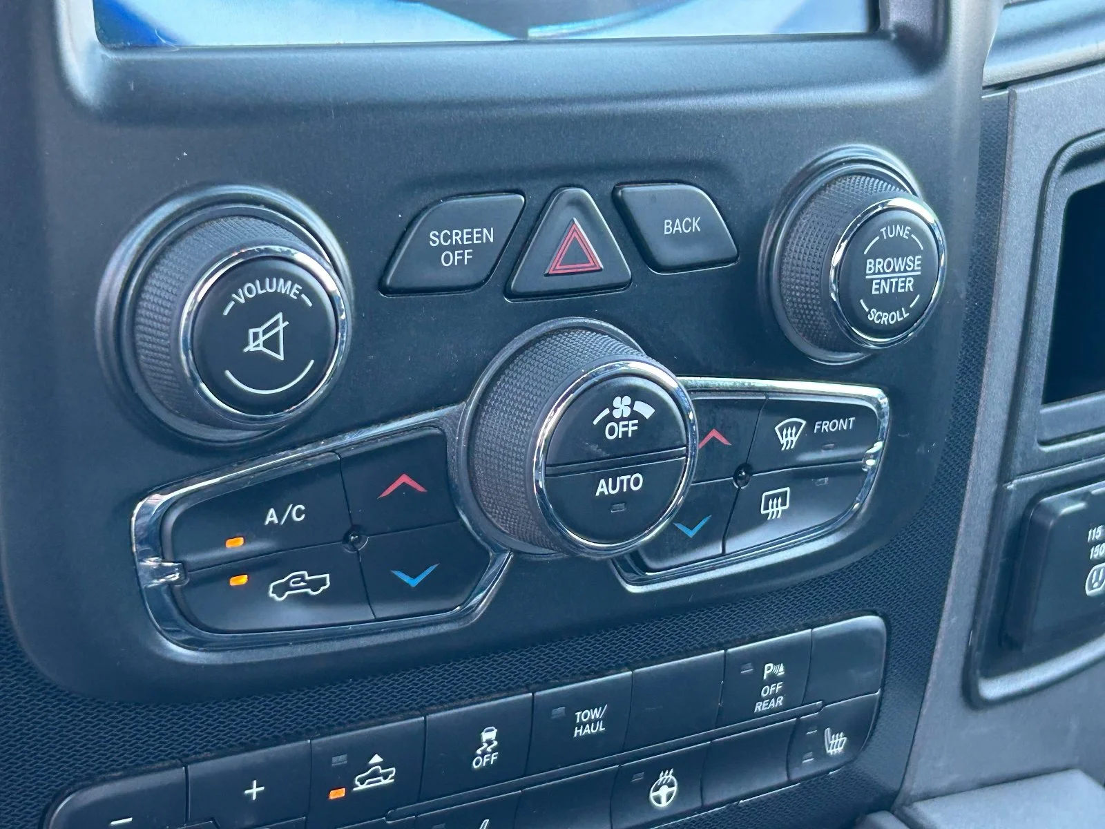 Used 2018 Bright White Clearcoat Ram Rebel image 32