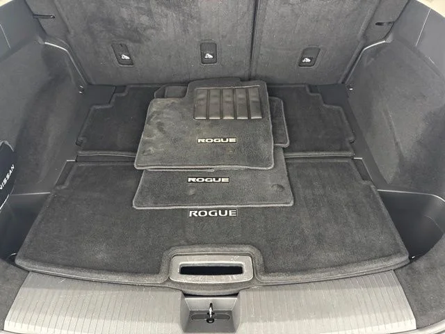 Certified Used 2022 Silver Nissan Platinum image 25