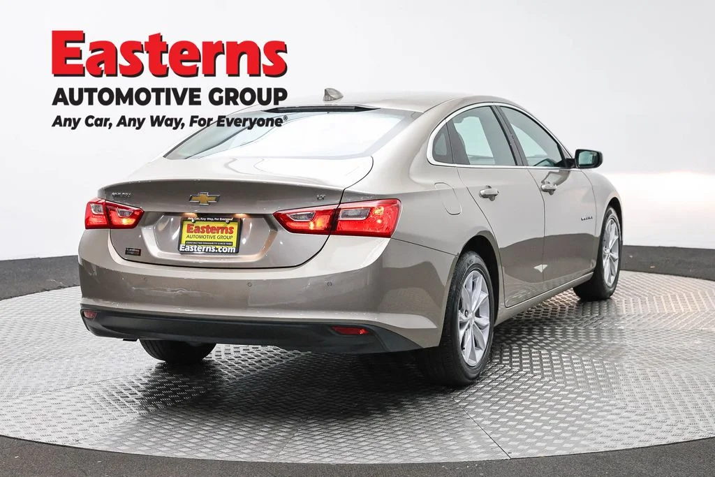 Used 2025 Gray Chevrolet LT image 5