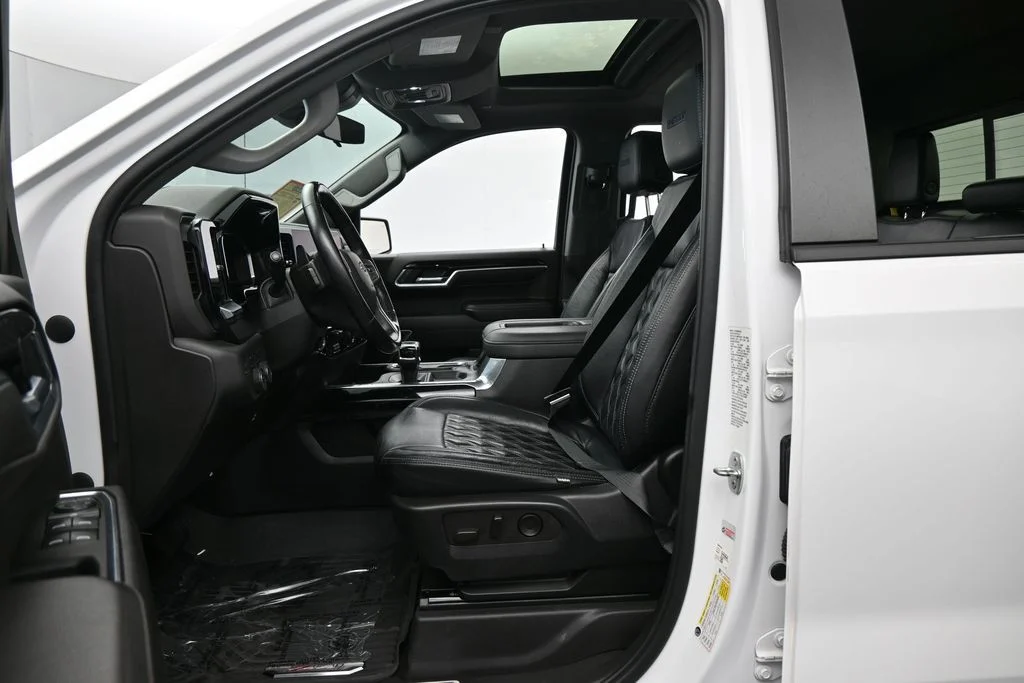Used 2022 Summit White Chevrolet RST image 11