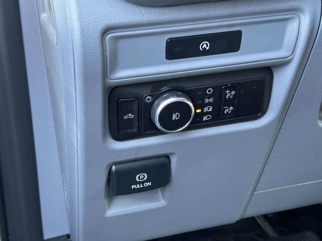 Used 2025 White Ford XLT image 19
