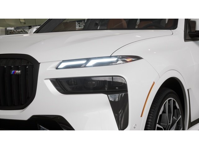 New 2027 White BMW X7 M60i image 6