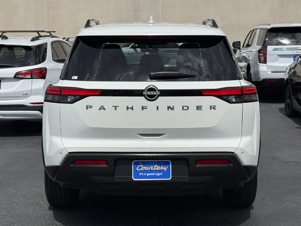 Used 2025 White Nissan SV image 7