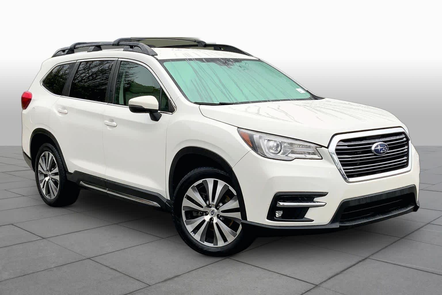 Used 2022 Crystal White Pearl Subaru Limited image 3