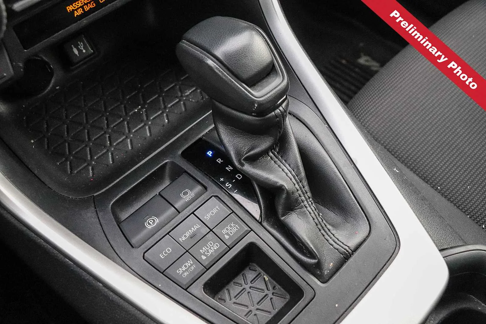 Used 2019 Super White Toyota LE image 17