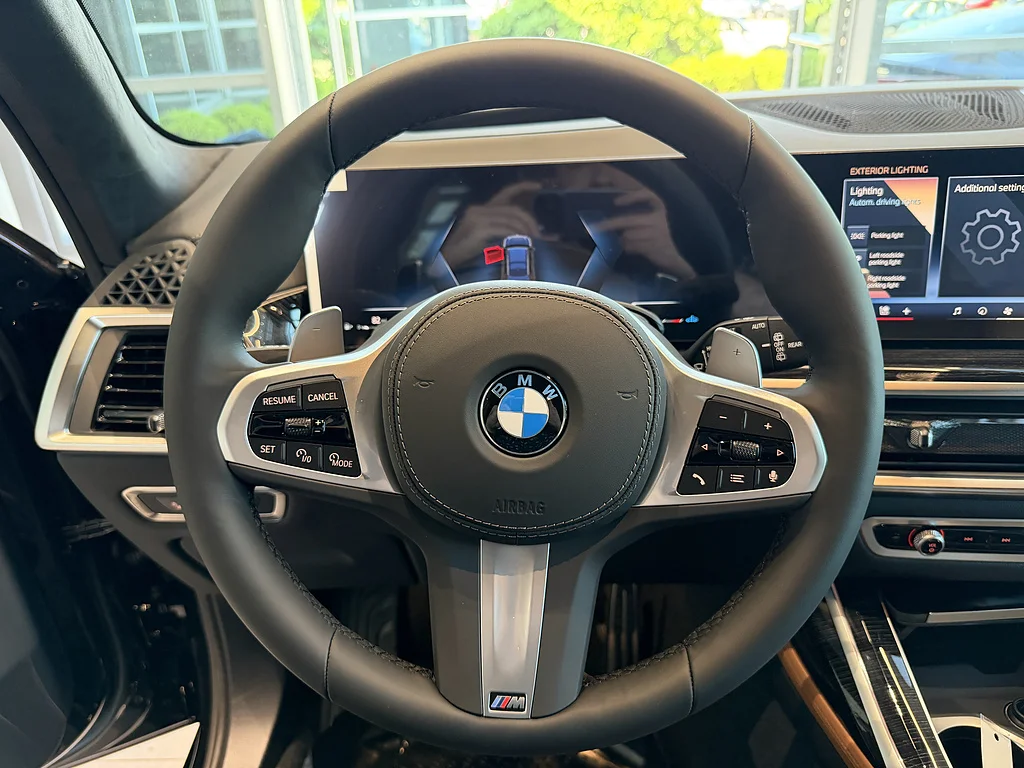 New 2027 Black Sapphire Metallic BMW xDrive40i image 9