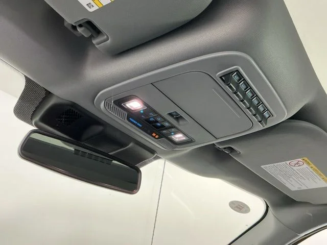 New 2026 Oxford White Ford XLT image 26