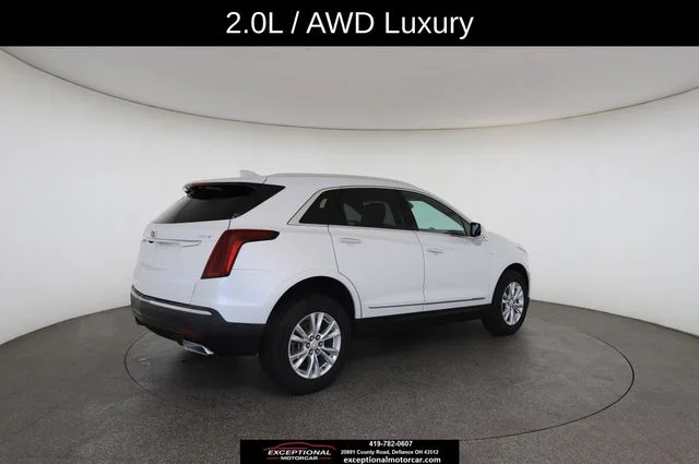 Used 2022 White Cadillac Luxury image 19