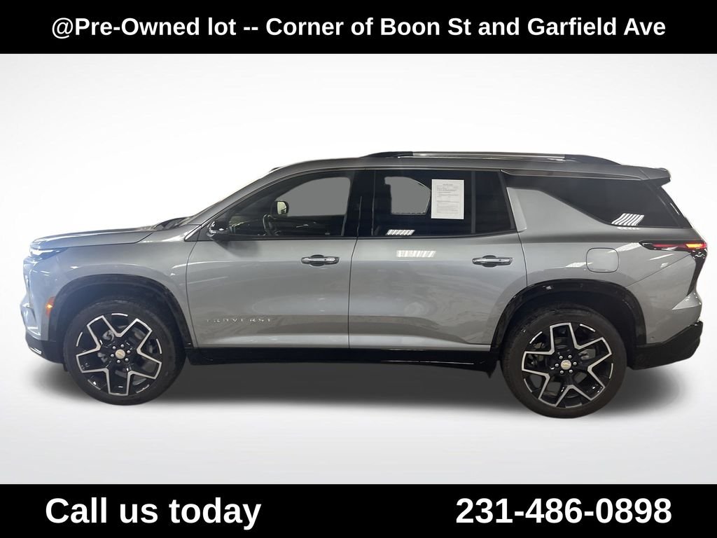 Used 2025 Gray Chevrolet High Country image 2