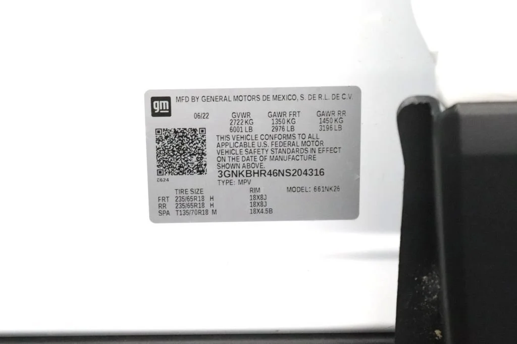 Used 2022 Summit White Chevrolet 2LT image 32