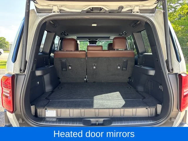 Used 2024 Wind Chill Pearl Toyota Base image 9