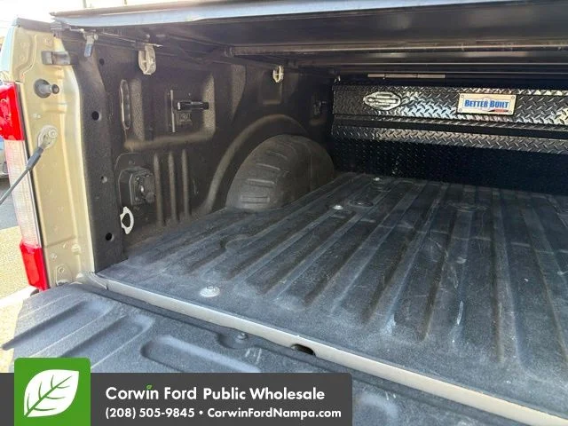 Used 2017 White Gold Metallic Ford  image 30