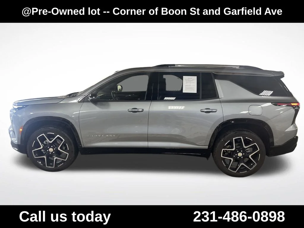 Used 2025 Gray Chevrolet High Country image 2