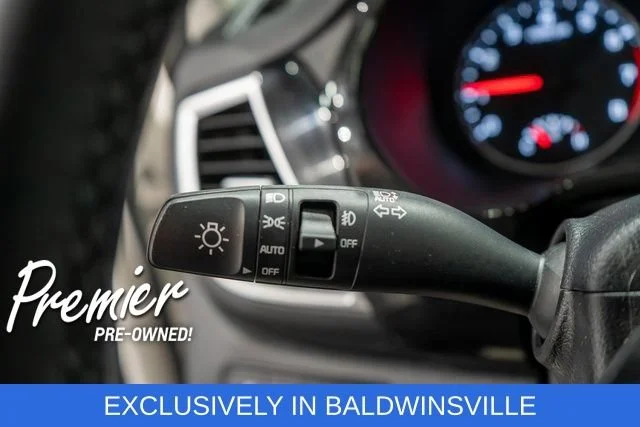 Used 2021 White Kia EX image 21