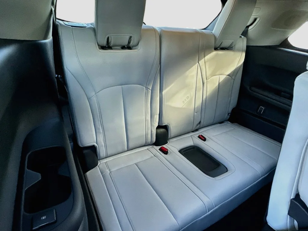 New 2027 White INFINITI LUXE image 29