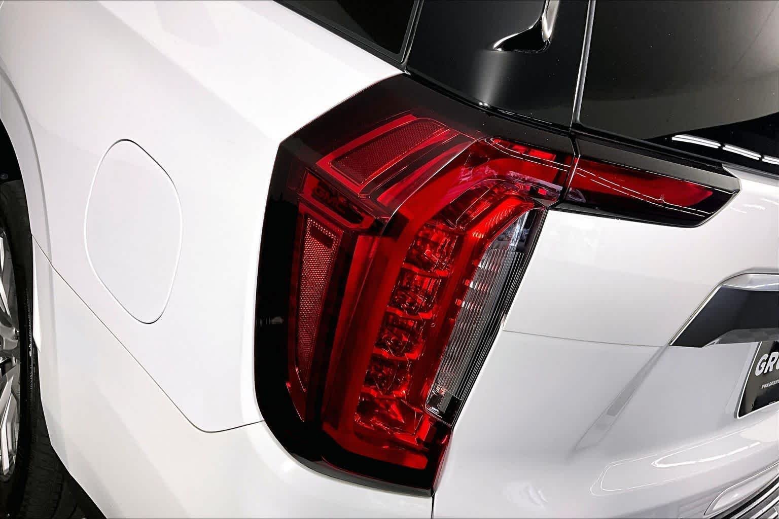 Used 2022 Summit White GMC Denali image 27