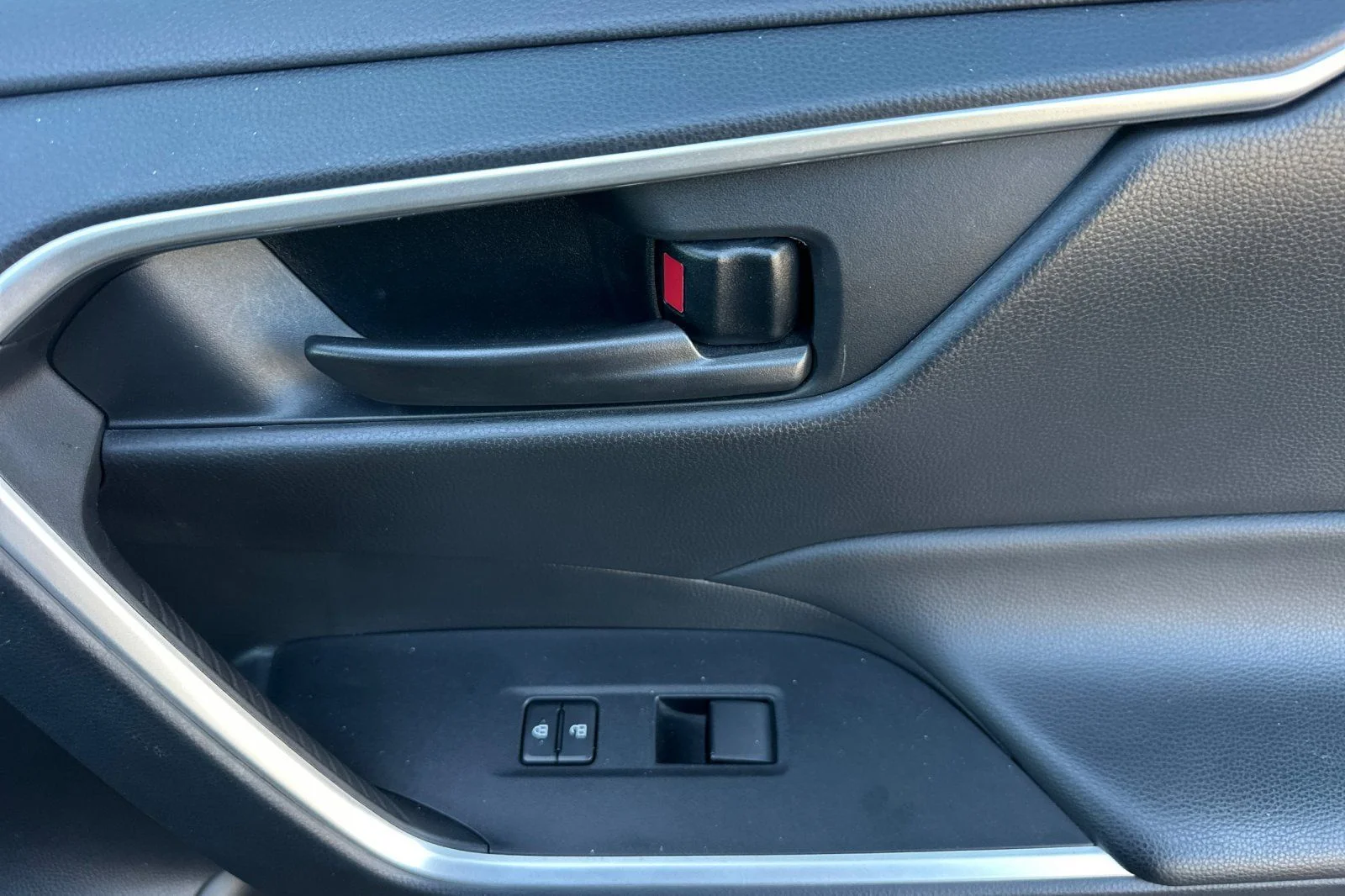Used 2025 Magnetic Gray Metallic Toyota LE image 17