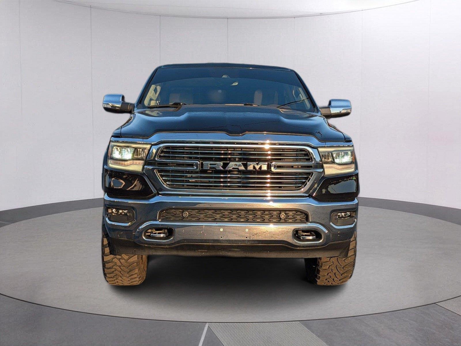 Used 2021 Diamond Black Crystal Pearlcoat Ram Laramie image 4