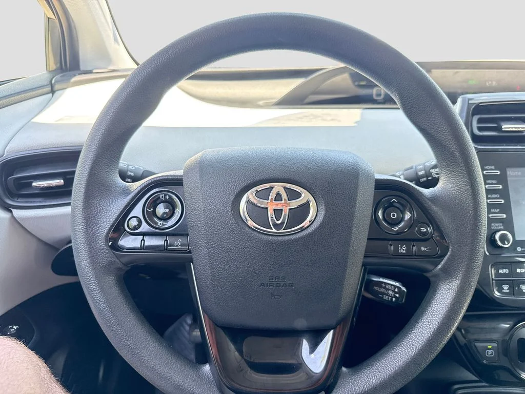 Used 2022 Gray Toyota LE image 10