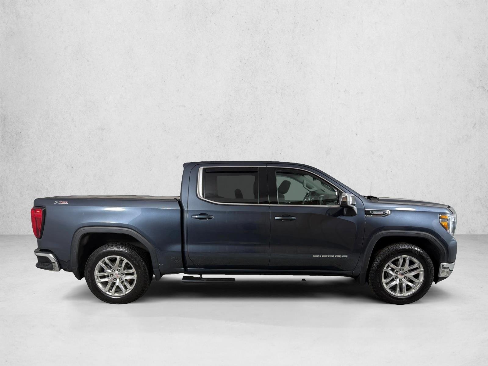 Used 2021 Dark Sky Metallic GMC SLE image 2