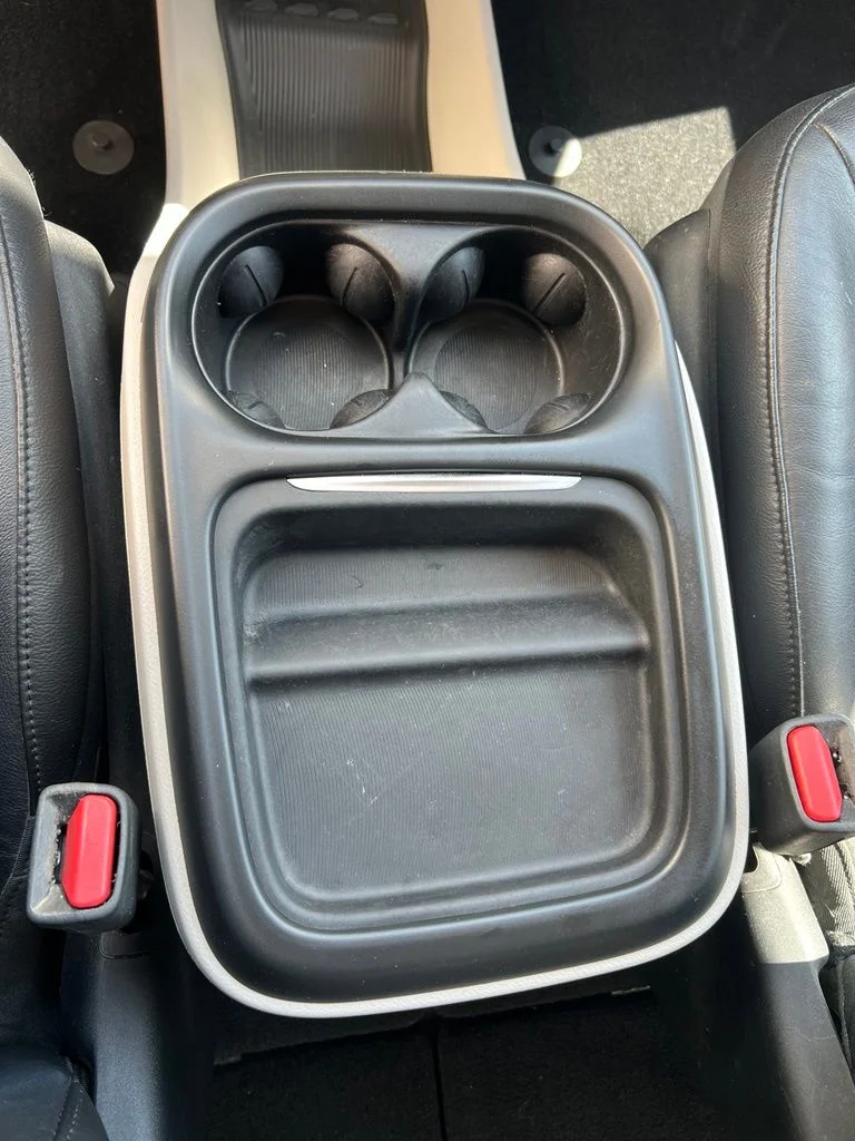 Used 2018 Silver Chrysler Touring L image 18
