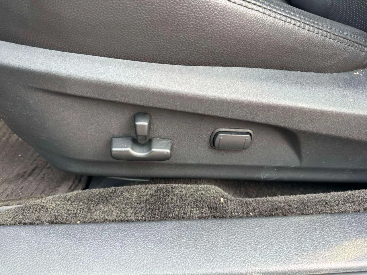 Used 2013 Graphite Gray Metallic Subaru 2.5i Limited image 20
