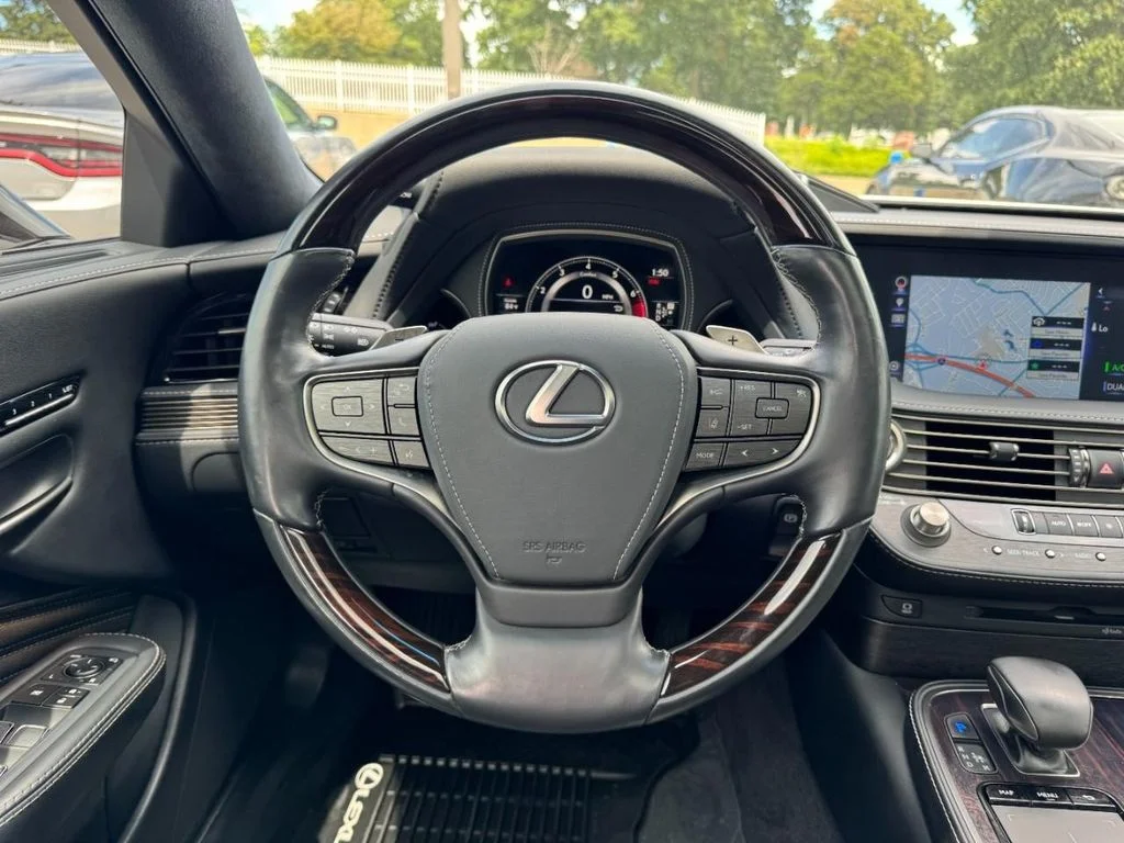Used 2018 Ultra White Lexus 500 Base image 13