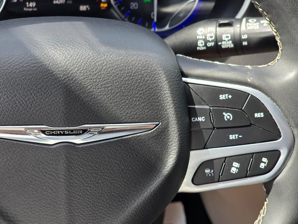 Used 2023 Black Chrysler Touring L image 17