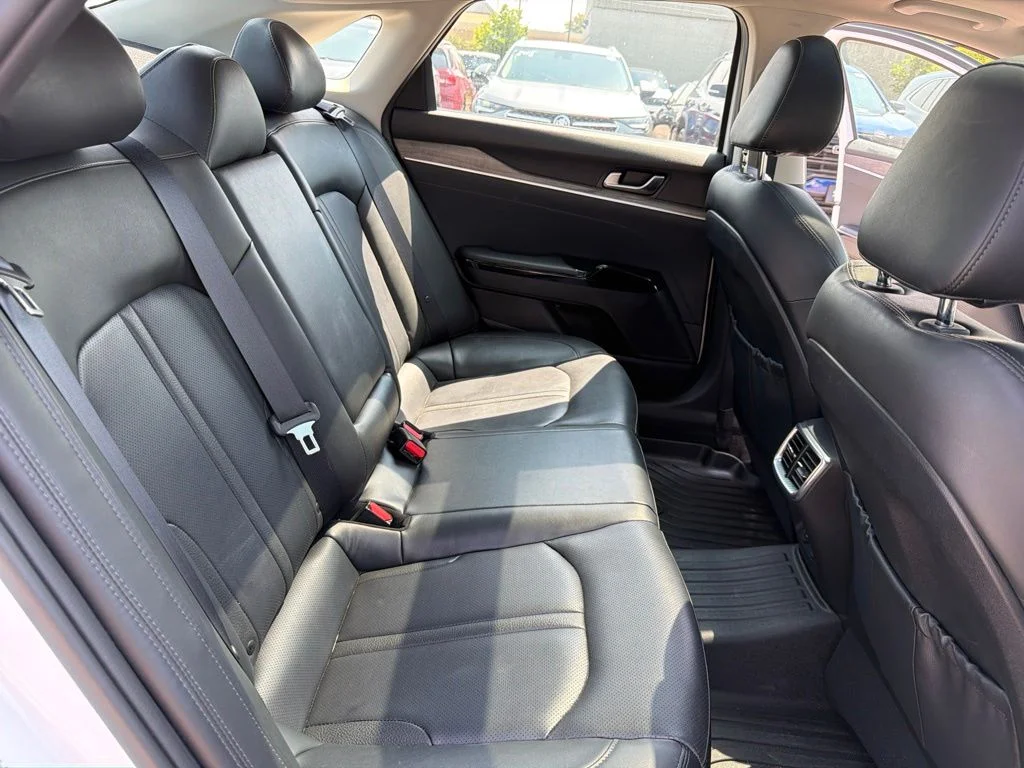 Used 2021 White Kia EX image 23