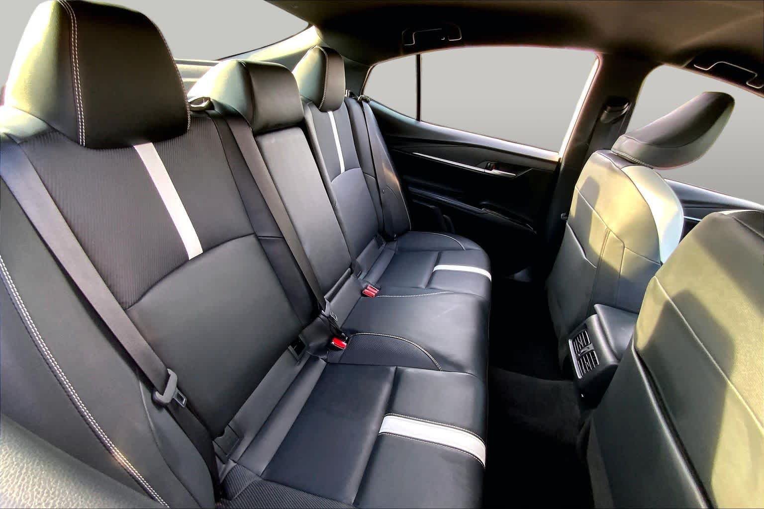 Used 2025 Ice Cap Toyota SE image 19