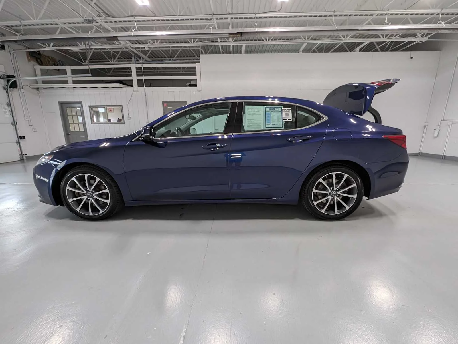 Used 2015 Fathom Blue Pearl Acura V6 Tech image 12
