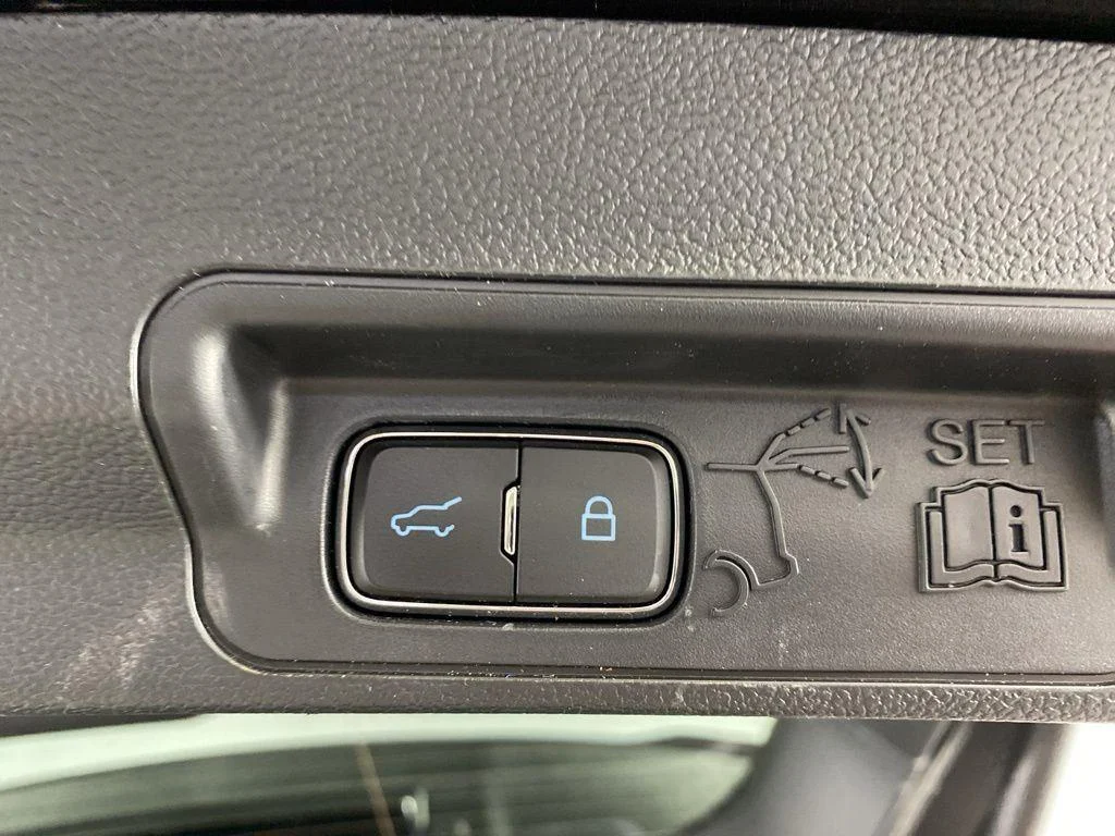 Used 2023 Black Metallic Ford XLT image 25