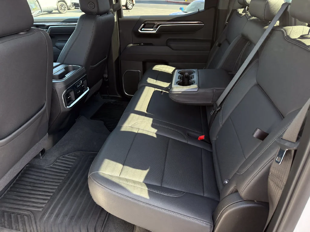 Used 2025 Summit White Chevrolet LTZ image 19