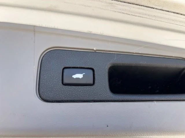 Used 2015 White Honda EX-L image 32
