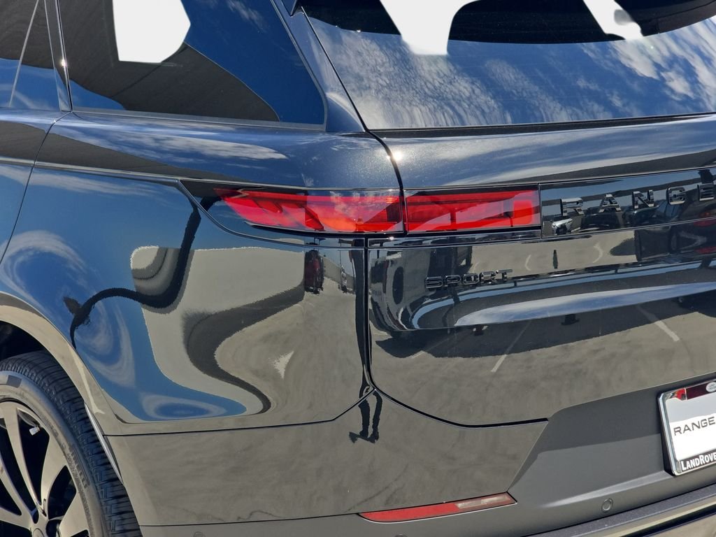 New 2026 Santorini Black Land Rover SE image 36