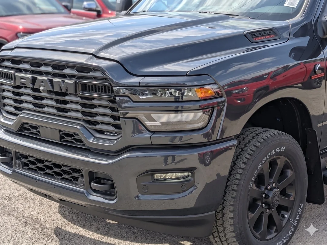 New 2026 Blue RAM Big Horn - - 4x4 - Night Edition - Big Horn Lvl 1 Plus Grp - 5th Wheel/Gooseneck Prep & More! image 9