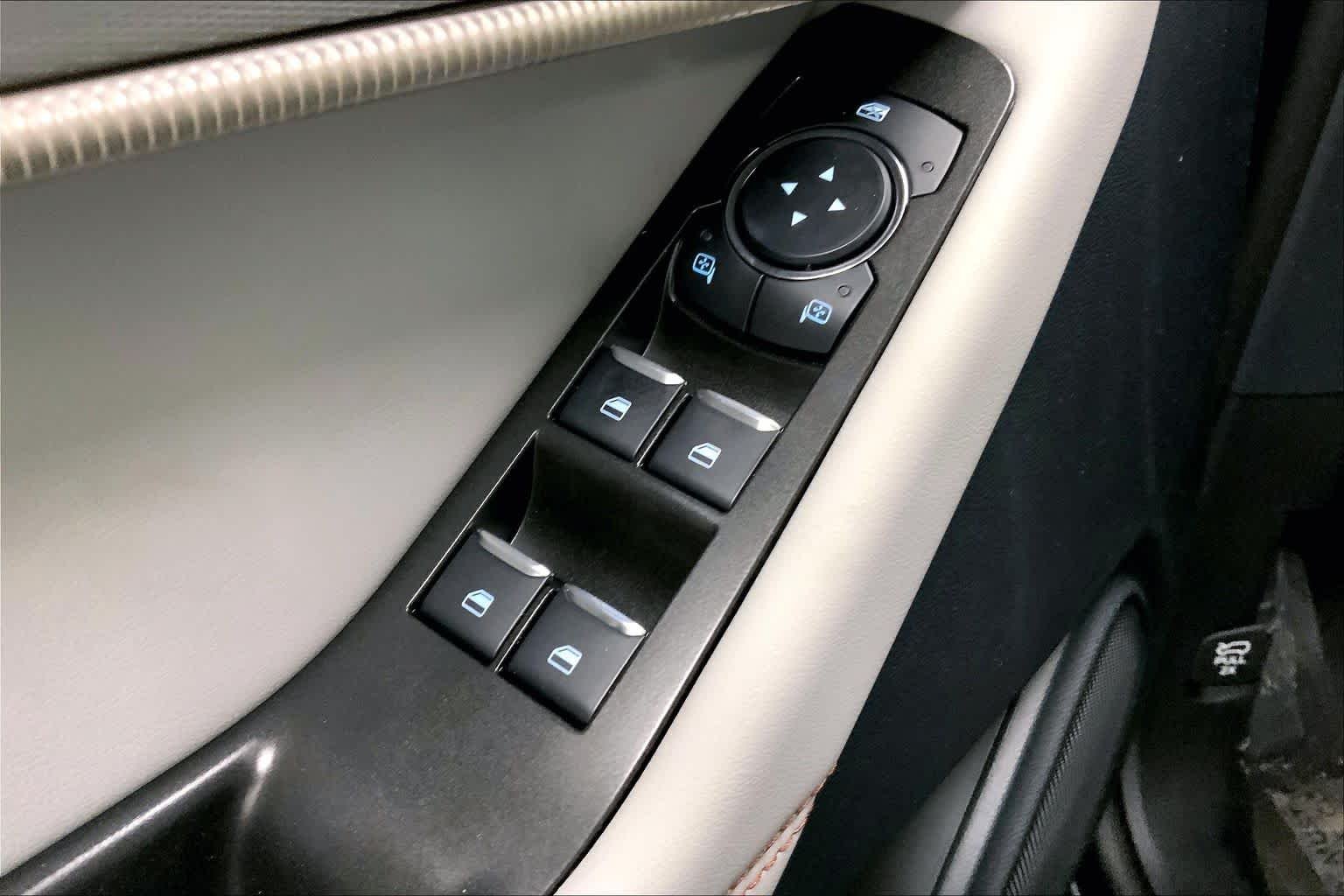 2026 Ford Explorer Active - Photo 17