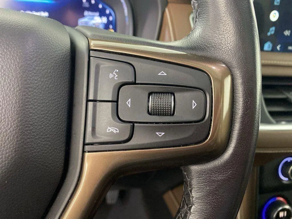 Used 2022 Pearl Chevrolet High Country image 17