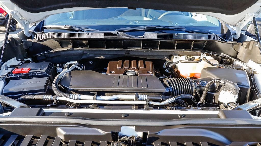 Used 2023 Summit White Chevrolet Custom image 31