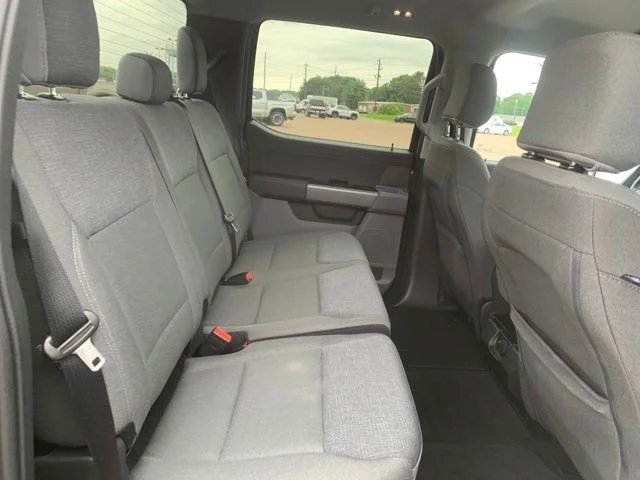 Used 2025 Gray Ford XLT image 19