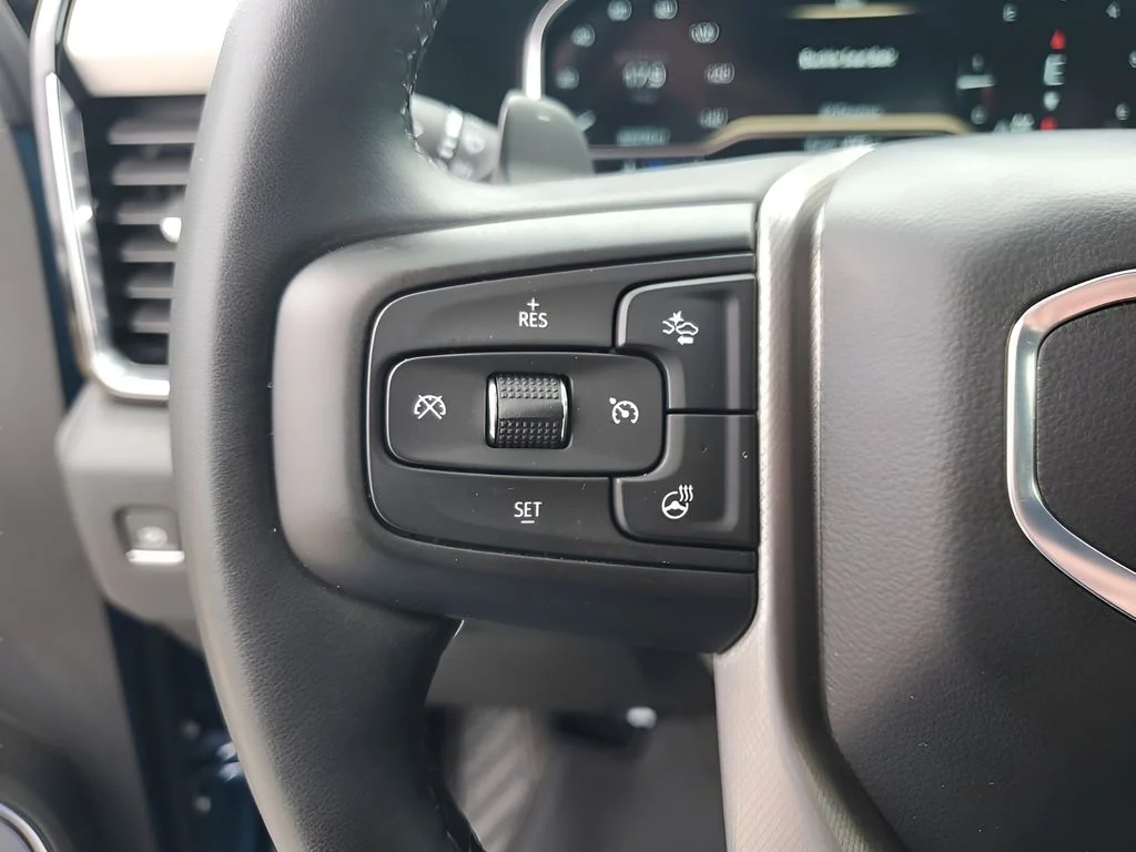 Used 2024  GMC Denali image 34