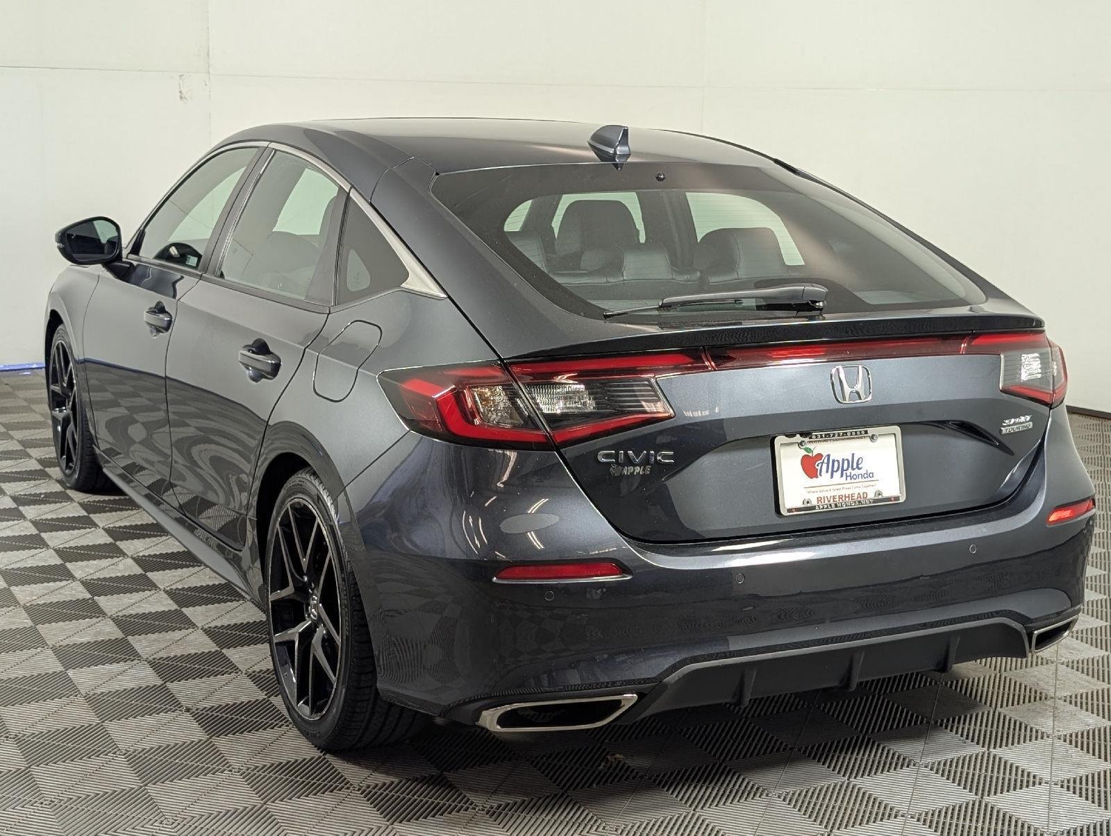 Used 2022 Meteorite Gray Metallic Honda Sport Touring image 4