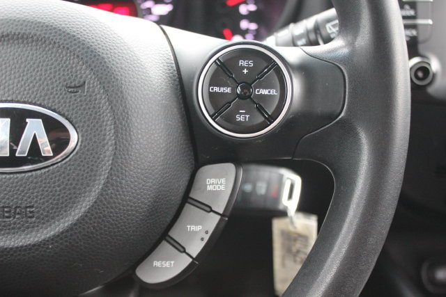 Used 2018 Green Kia Plus image 13