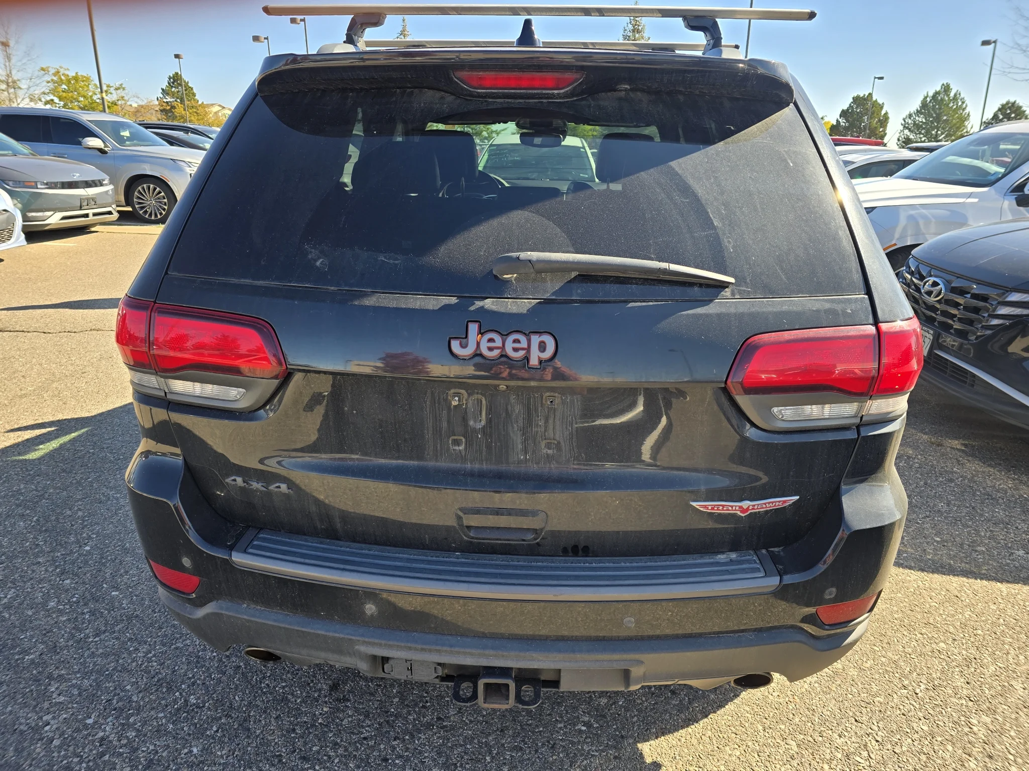 Used 2018 Diamond Black Crystal Pearlcoat Jeep Trailhawk image 5