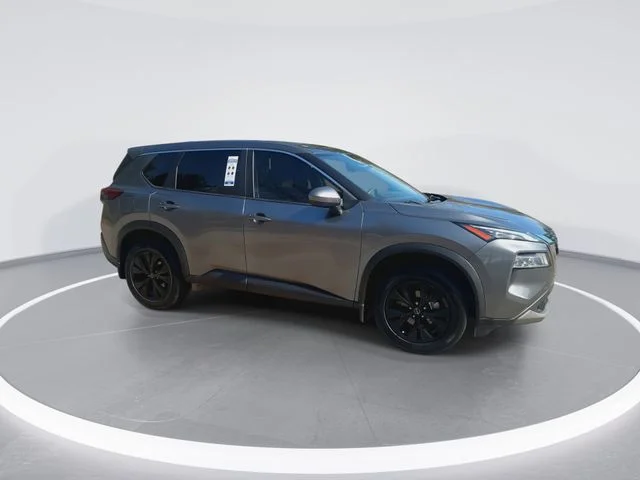 Used 2023 Gray Nissan SV image 2