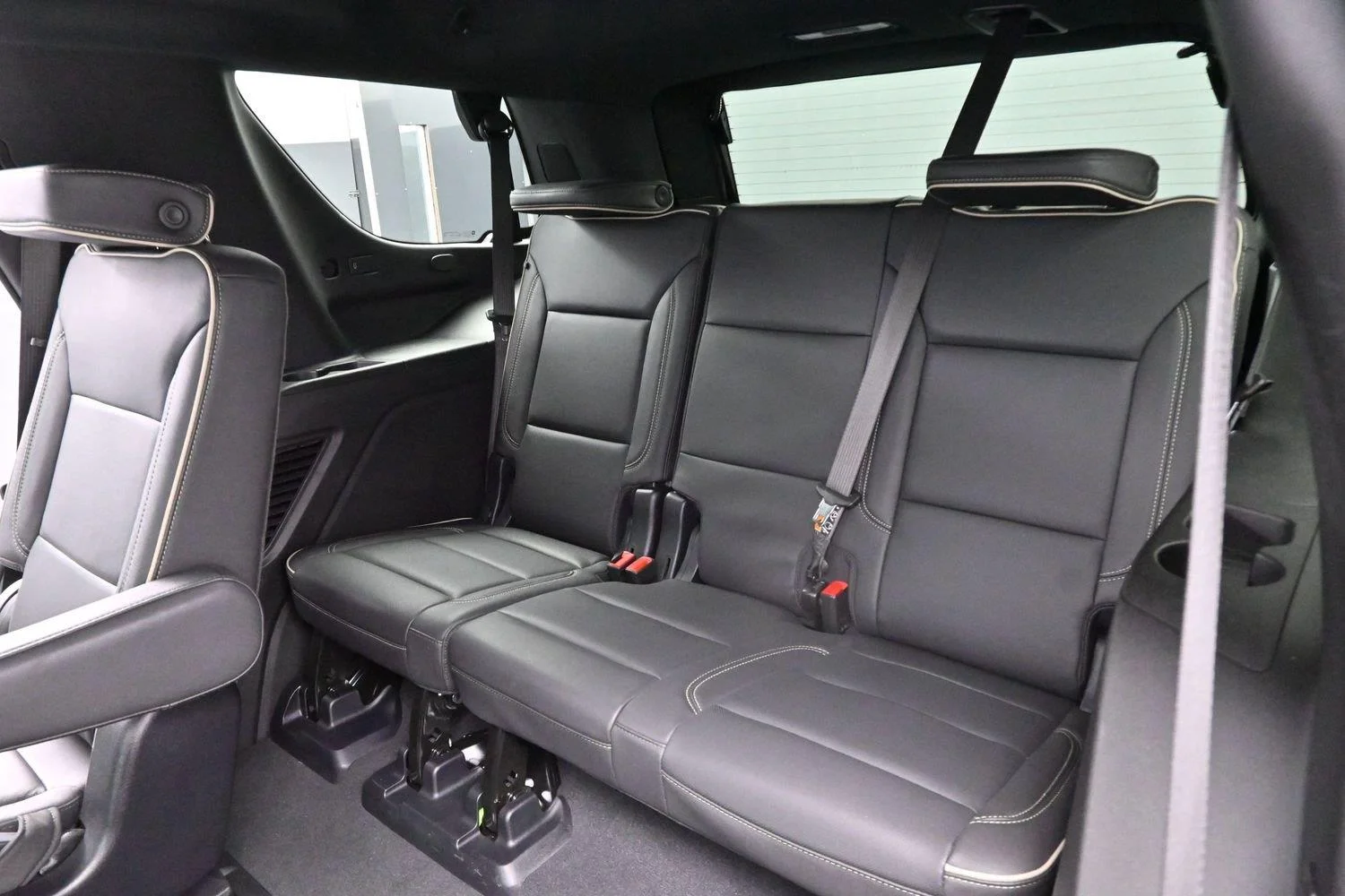 Used 2025 Sterling Metallic GMC Elevation image 29
