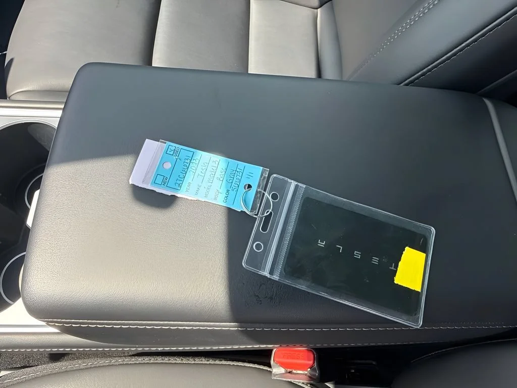 Used 2023 Gray Tesla  image 33