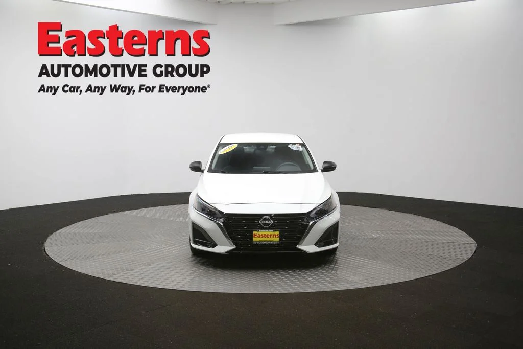 Used 2024 White Nissan 2.5 SV image 51