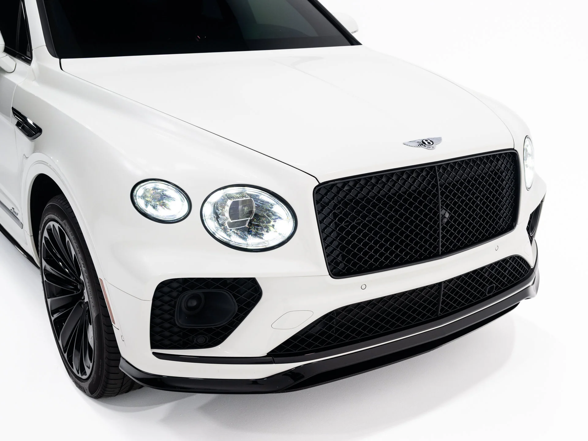 Used 2021 Glacier White Bentley Speed image 17